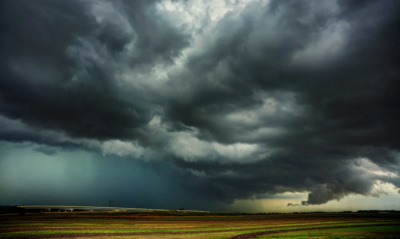 A imagem mostra o avan&ccedil;o de chuva intensa em uma determinada regi&atilde;o